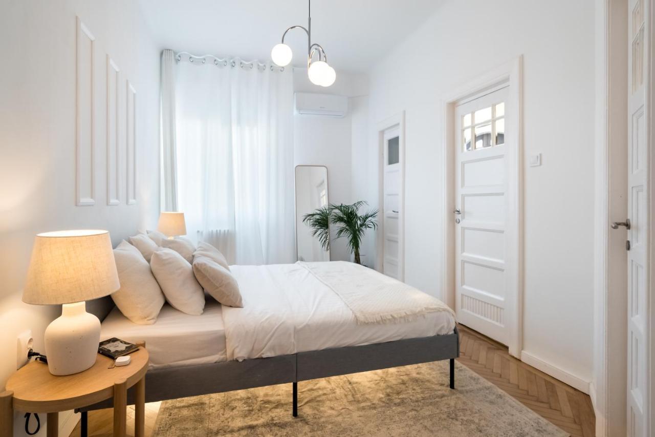 Cismigiu Serenity: 1Br Flat With Scenic Balcony Bukarest Exterior foto