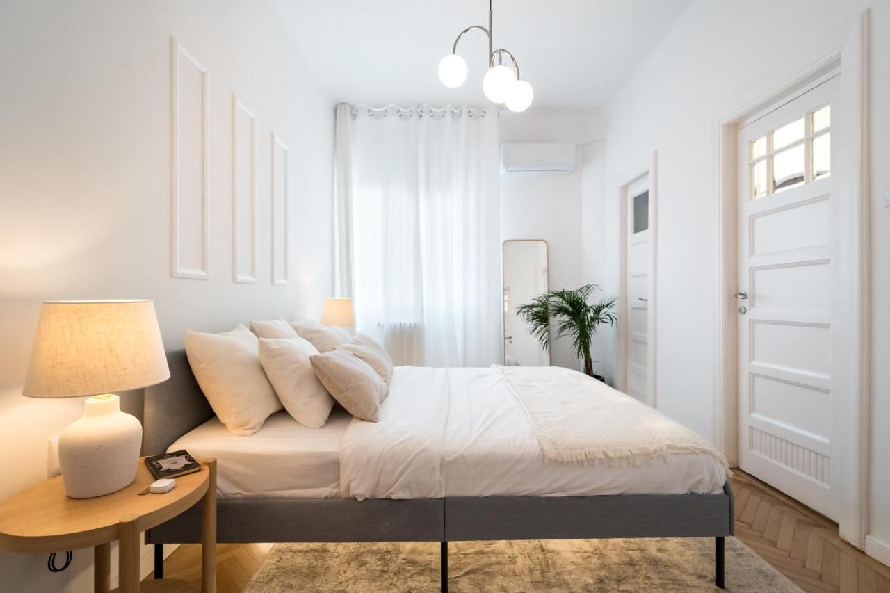 Cismigiu Serenity: 1Br Flat With Scenic Balcony Bukarest Exterior foto