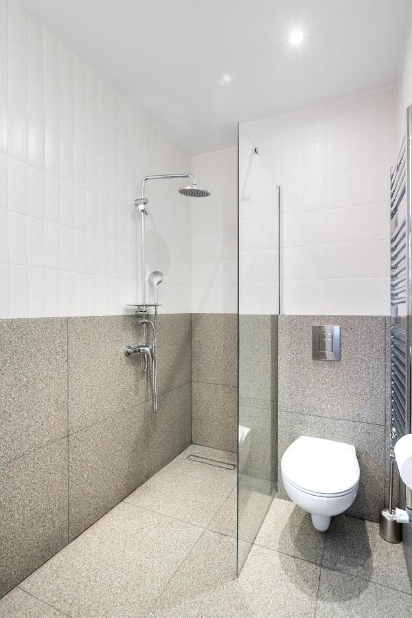 Cismigiu Serenity: 1Br Flat With Scenic Balcony Bukarest Exterior foto