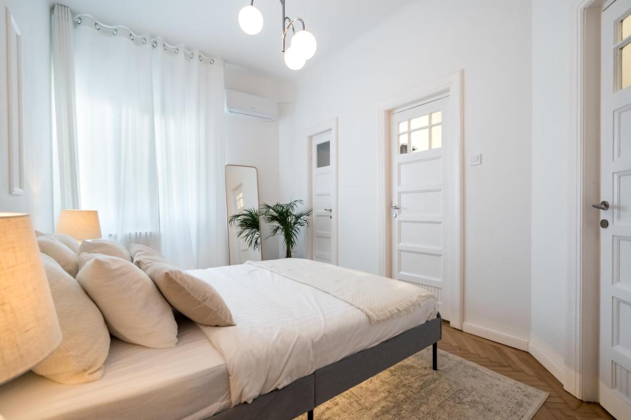 Cismigiu Serenity: 1Br Flat With Scenic Balcony Bukarest Exterior foto