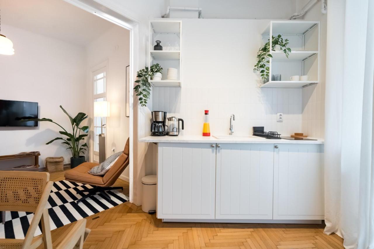 Cismigiu Serenity: 1Br Flat With Scenic Balcony Bukarest Exterior foto
