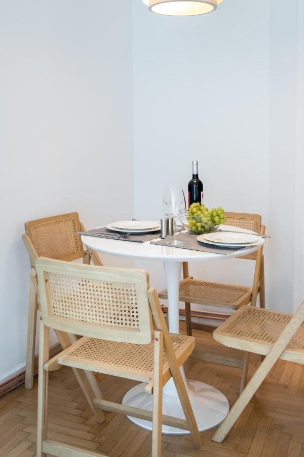 Cismigiu Serenity: 1Br Flat With Scenic Balcony Bukarest Exterior foto