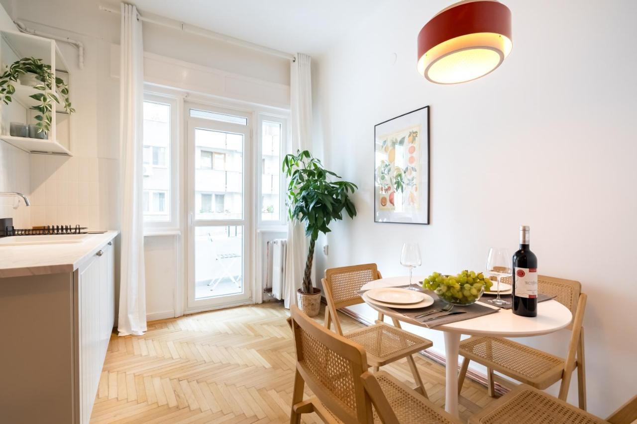 Cismigiu Serenity: 1Br Flat With Scenic Balcony Bukarest Exterior foto